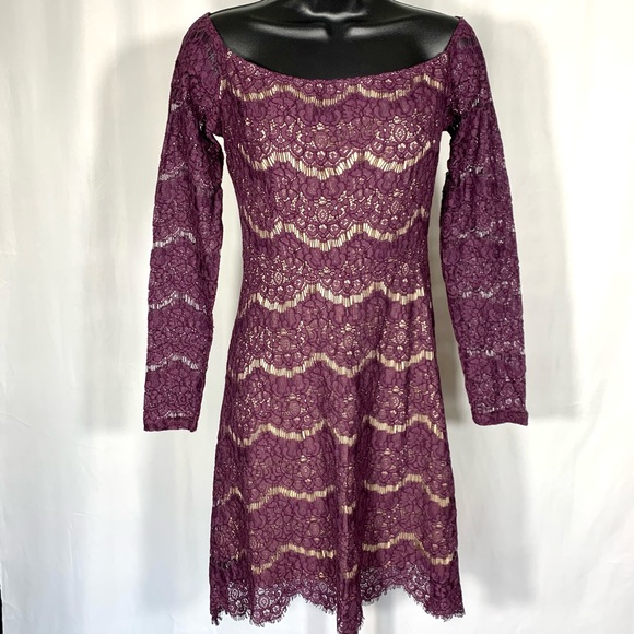 Xhilaration Dresses & Skirts - Xhilaration Eyelash Lace Long Sleeve Dress